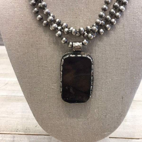 Zowee Necklace with rectangle size pure Agate